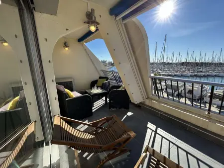 Appartement Climatisé 6 pers avec Terrasse et Piscine à Port Camargue - Photo 7