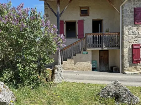 Ferme en Auvergne, terrasse, animaux admis, Gite 2 personnes à Vêtre sur Anzon - Photo 1