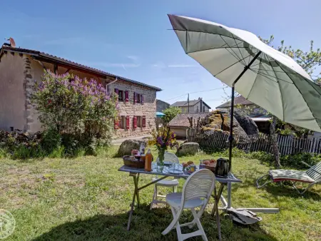 Ferme en Auvergne, terrasse, animaux admis, Gite 2 personnes à Vêtre sur Anzon - Photo 14