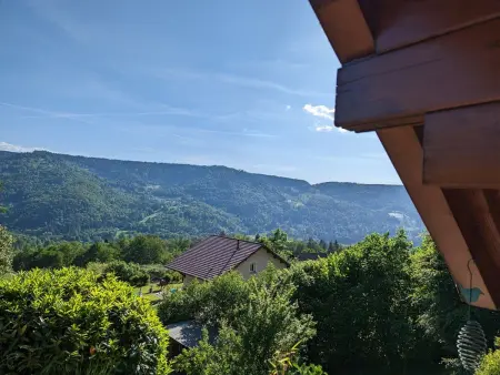 Chalet ensoleillé dans les Hautes Vosges avec terrasse, local vélos et skis, charges incluses - Photo 3