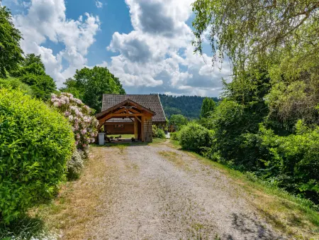 Chalet ensoleillé dans les Hautes Vosges avec terrasse, local vélos et skis, charges incluses - Photo 5