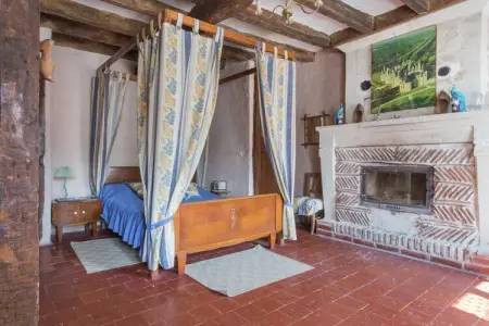 Le Grot, Une maison troglodyte au charme historique - Photo 3