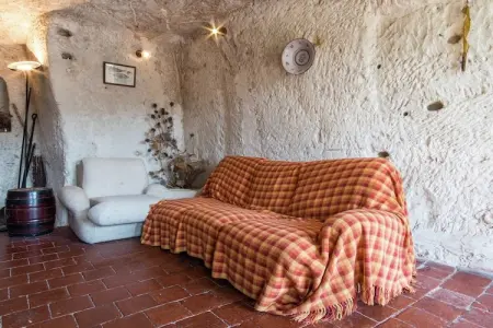 Le Grot, Une maison troglodyte au charme historique - Photo 9