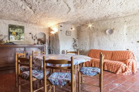 Le Grot, Une maison troglodyte au charme historique - Photo 10