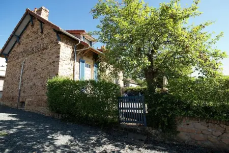 Gîte St Honoré les Bains, Maison de vacances unique à Saint-Honoré-les-Bains - Photo 6