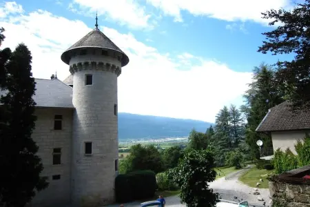 De la Tour, Maison en France avec piscine et vue - Photo 9