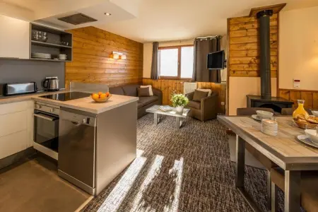 Chalet Altitude Val 2400 4, Retraite boisée dans les Alpes - Photo 13