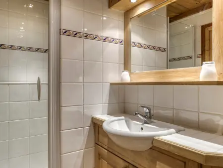 Appartement 2 chambres avec balcon, parking, piscine et Wi-Fi près du centre de Megève - Photo 4