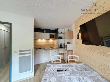 Studio + cabine 4 pers 24m², ski aux pieds, parking à proximité - Photo 2