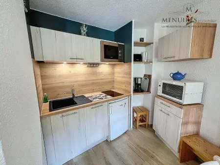 Studio + cabine 4 pers 24m², ski aux pieds, parking à proximité - Photo 3