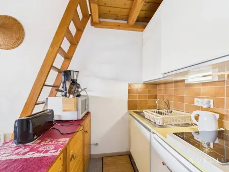 Studio mezzanine cosy, balcon plein sud, quartier calme, proche pistes et commerces, navette gratuite - Photo 4