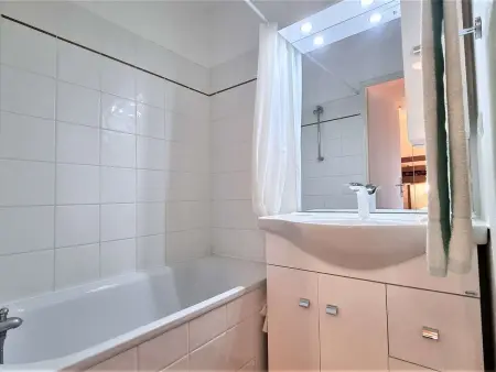 T2 Cabine 6 pers avec Balcon, Parking et Casier à Ski, Près des Pistes - Photo 5