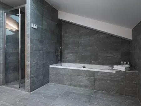 Appartement Duplex 94m² Courchevel Village - Pour 6 personnes - Pieds des pistes avec Parking et Wifi - Photo 2