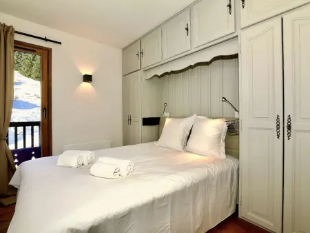 Appartement rénové 42m² - 4 pers - Courchevel 1550, Sud, skis aux pieds, proche centre, parking inclus - Photo 1