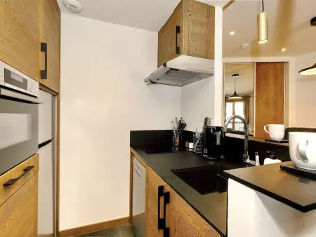 Appartement rénové 42m² - 4 pers - Courchevel 1550, Sud, skis aux pieds, proche centre, parking inclus - Photo 2