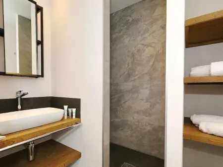 Appartement rénové 42m² - 4 pers - Courchevel 1550, Sud, skis aux pieds, proche centre, parking inclus - Photo 5