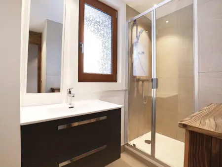 Appartement rénové 88m2 au centre de Courchevel 1850 - 8 pers, parking, balcon, WIFI - Photo 3