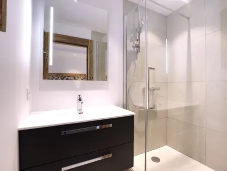 Appartement rénové 88m2 au centre de Courchevel 1850 - 8 pers, parking, balcon, WIFI - Photo 8