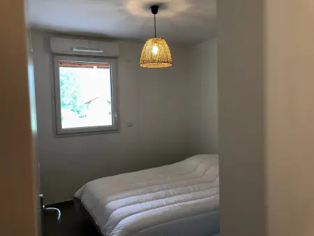 Appartement moderne avec terrasse et parking privé - Photo 4
