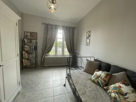 Demeure de caractère avec animaux acceptés, Gite 6 personnes à Vernusse - Photo 8