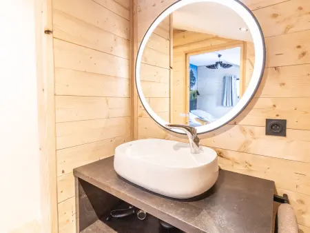 Lodge de luxe avec bain à remous, salle de sport, piscine, et options spa et golf - Photo 16