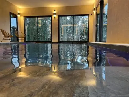 Lodge de luxe avec bain à remous, salle de sport, piscine, et options spa et golf - Photo 27