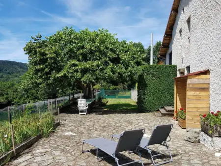 Gîte verdoyant 8 pers, animaux admis, parking, Gite 6 personnes à Laprugne - Photo 1