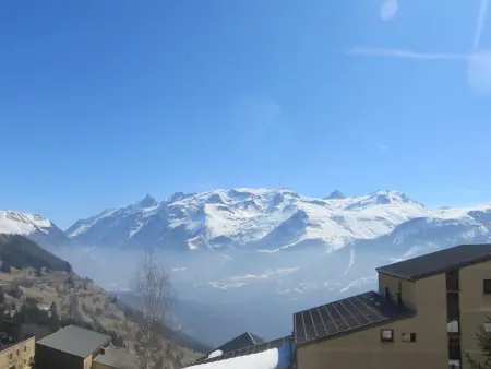Studio cabine rénové au pied des pistes, balcon, parking – Auris en Oisans - Photo 1