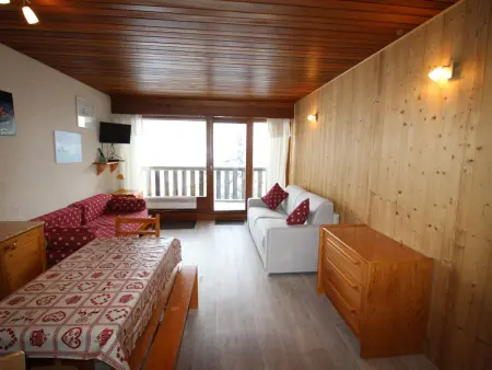 Studio cabine rénové au pied des pistes, balcon, parking – Auris en Oisans - Photo 3