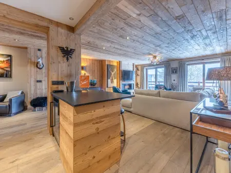 Appartement de luxe avec cheminée, balcon et services inclus, au pied de la forêt de Bellevarde - Photo 2