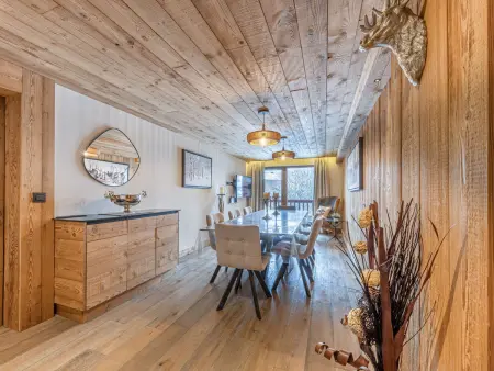 Appartement de luxe avec cheminée, balcon et services inclus, au pied de la forêt de Bellevarde - Photo 4