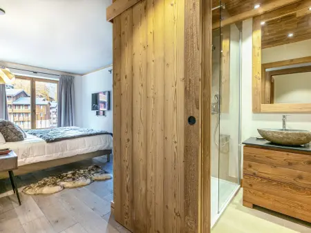 Appartement de luxe avec cheminée, balcon et services inclus, au pied de la forêt de Bellevarde - Photo 10