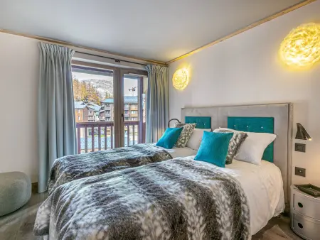 Appartement de luxe avec cheminée, balcon et services inclus, au pied de la forêt de Bellevarde - Photo 14