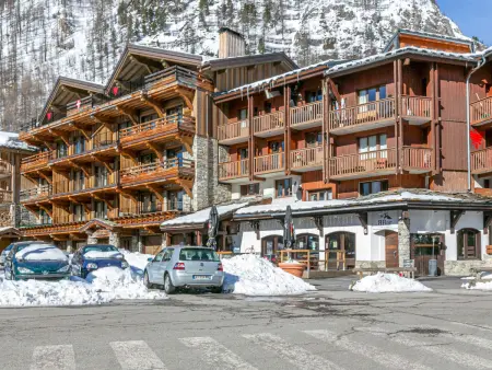 Appartement de luxe avec cheminée, balcon et services inclus, au pied de la forêt de Bellevarde - Photo 15