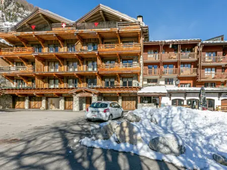 Appartement de luxe avec cheminée, balcon et services inclus, au pied de la forêt de Bellevarde - Photo 18