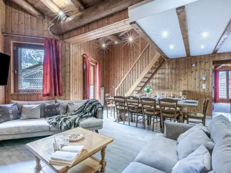 Duplex montagnard rustique avec cheminée, au vieux village de Val-d'Isère, au pied des pistes - Photo 2
