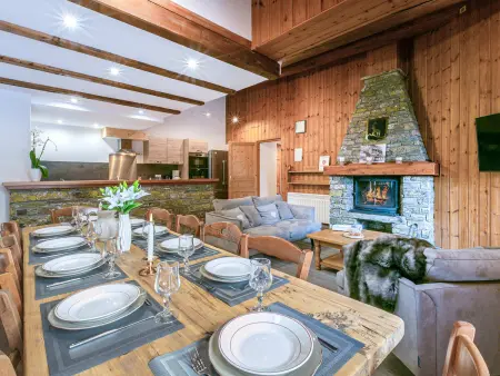 Duplex montagnard rustique avec cheminée, au vieux village de Val-d'Isère, au pied des pistes - Photo 6