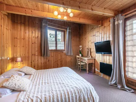 Duplex montagnard rustique avec cheminée, au vieux village de Val-d'Isère, au pied des pistes - Photo 9