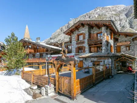 Duplex montagnard rustique avec cheminée, au vieux village de Val-d'Isère, au pied des pistes - Photo 17