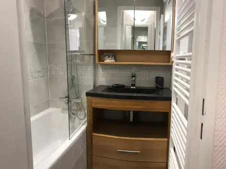 Bel Appartement 3P Rénové, Quartier Falaise, 6-7 Pers - Photo 10