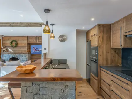 Appartement de charme avec cheminée et balcon ensoleillé à Courchevel - Photo 2