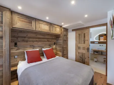 Appartement de charme avec cheminée et balcon ensoleillé à Courchevel - Photo 4