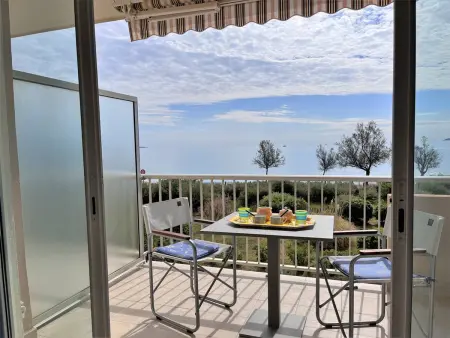 Studio cabine 4 pers, climatisé, parking, plage à pied - Le Lavandou - Photo 1