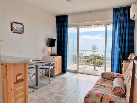 Studio cabine 4 pers, climatisé, parking, plage à pied - Le Lavandou - Photo 3