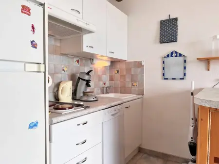 Studio cabine 4 pers, climatisé, parking, plage à pied - Le Lavandou - Photo 5