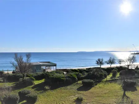 Studio cabine 4 pers, climatisé, parking, plage à pied - Le Lavandou - Photo 10