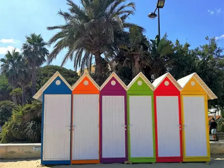 Studio cabine 4 pers, climatisé, parking, plage à pied - Le Lavandou - Photo 14