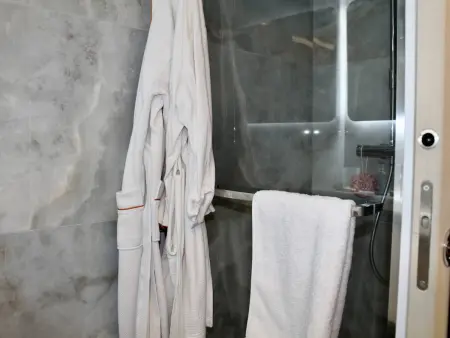 Superbe appartement climatisé avec terrasse et jardin à Villeneuve Loubet Plage - Photo 7