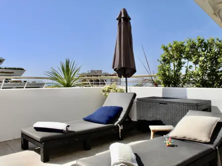 Superbe appartement climatisé avec terrasse et jardin à Villeneuve Loubet Plage - Photo 10