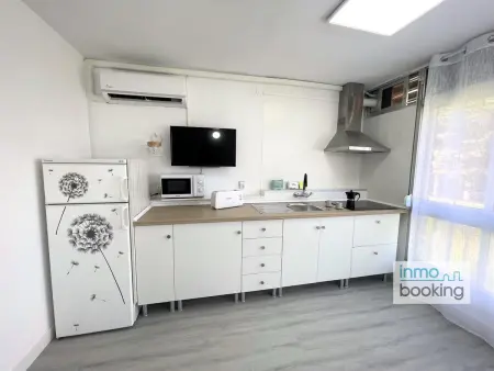 Appartement climatisé, piscine et proche plage, idéal pour familles - Photo 3